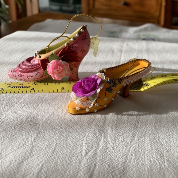 10 Heirloom Ornaments Stepping to Time Shoes - Picture 5 of 12